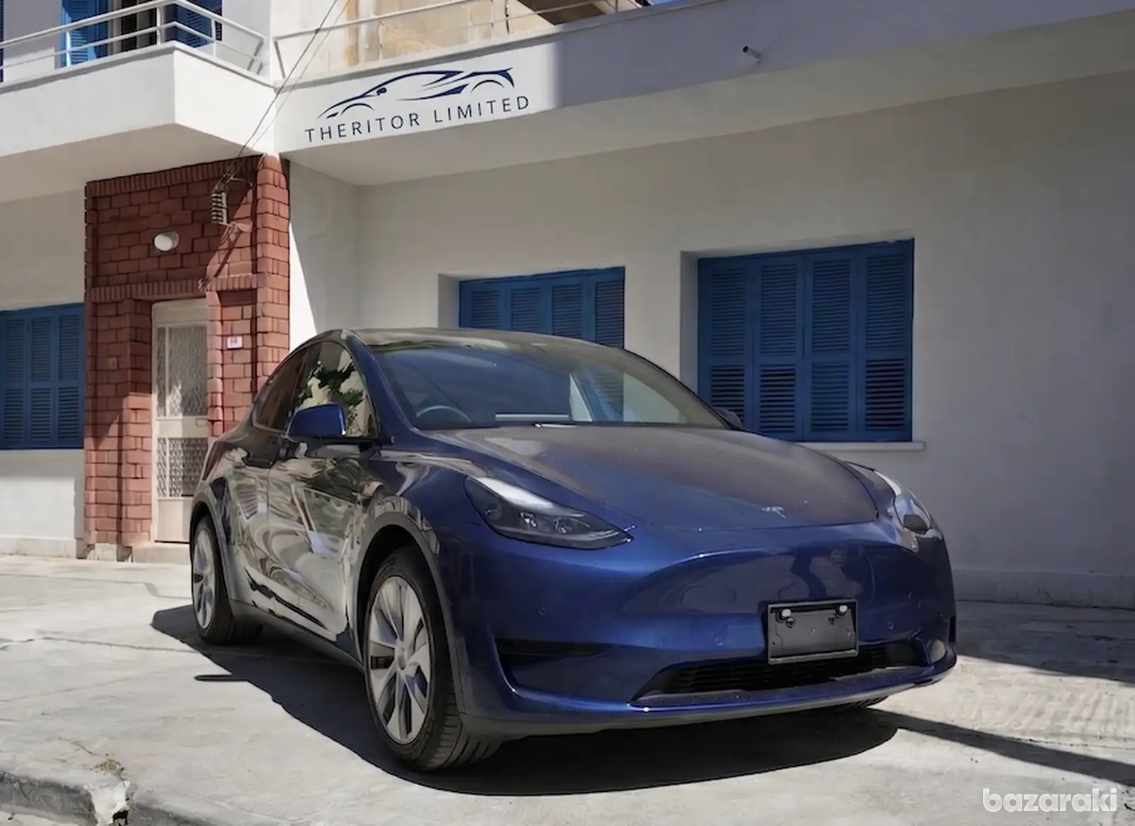 
								Tesla Model Y full									
