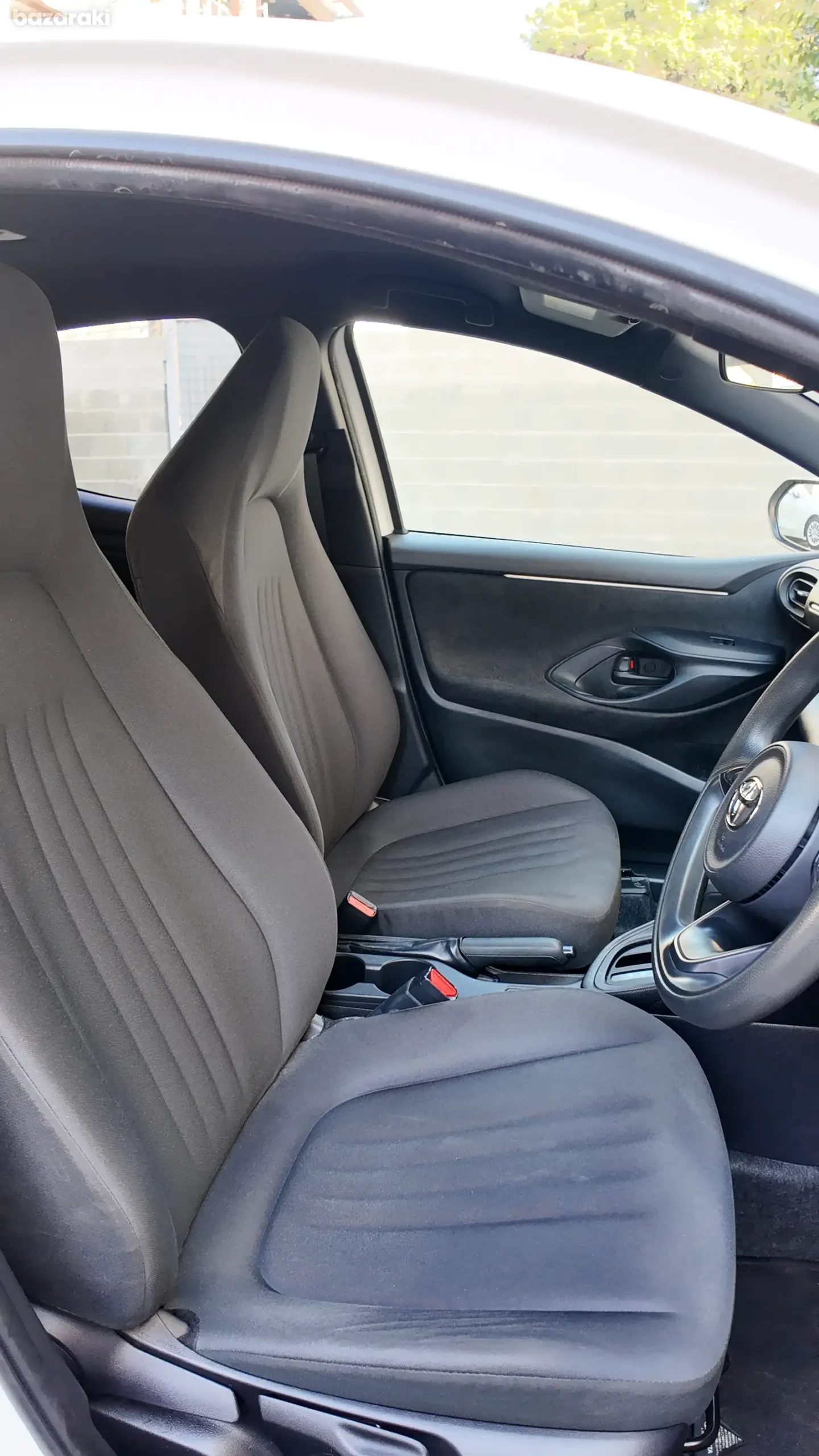 
								Toyota Yaris full									