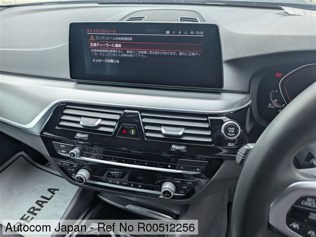 
								BMW 523D xDrive M-Spirit full									
