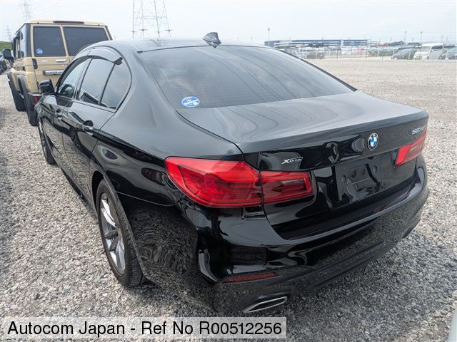 
								BMW 523D xDrive M-Spirit full									