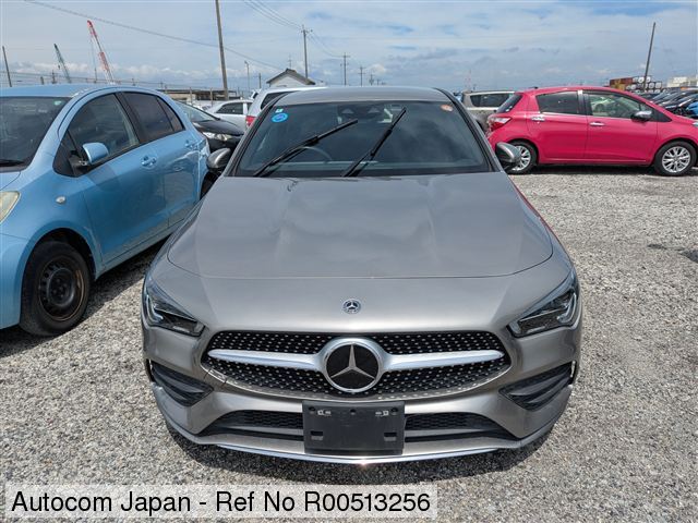 
								Mercedes-Benz CLA200d full									