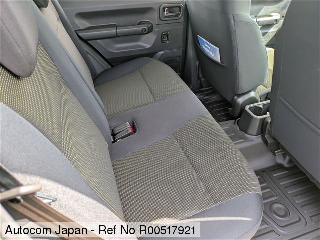 
								Suzuki Jimny Nomade full									