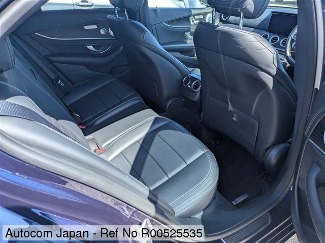 
								Mercedes-Benz E350e full									