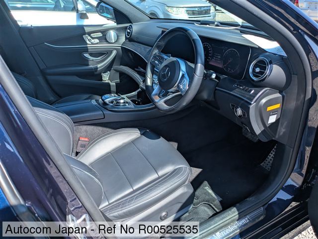 
								Mercedes-Benz E350e full									
