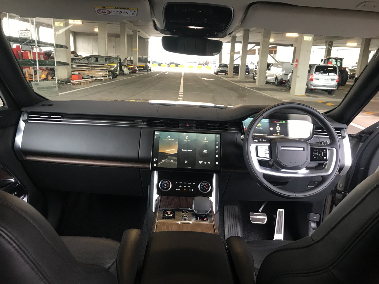 
								Range Rover full									