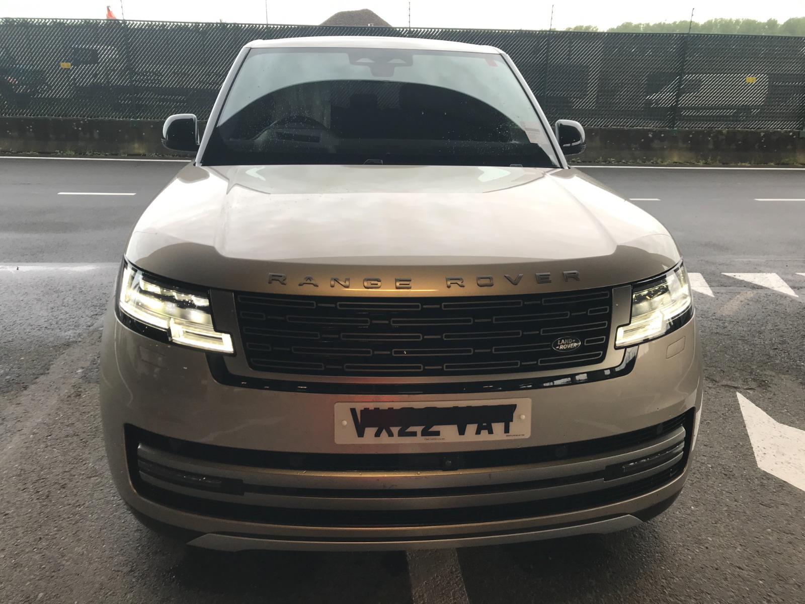 
								Range Rover full									