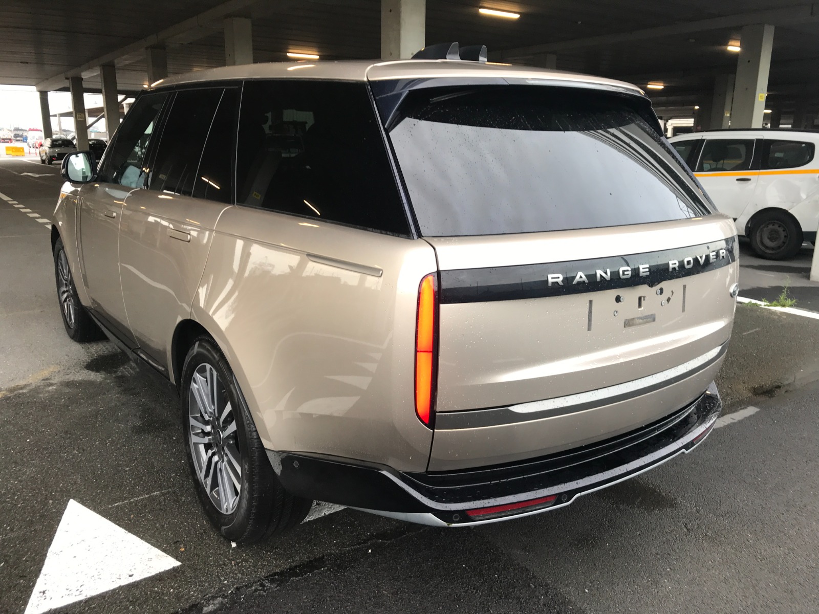 
								Range Rover full									