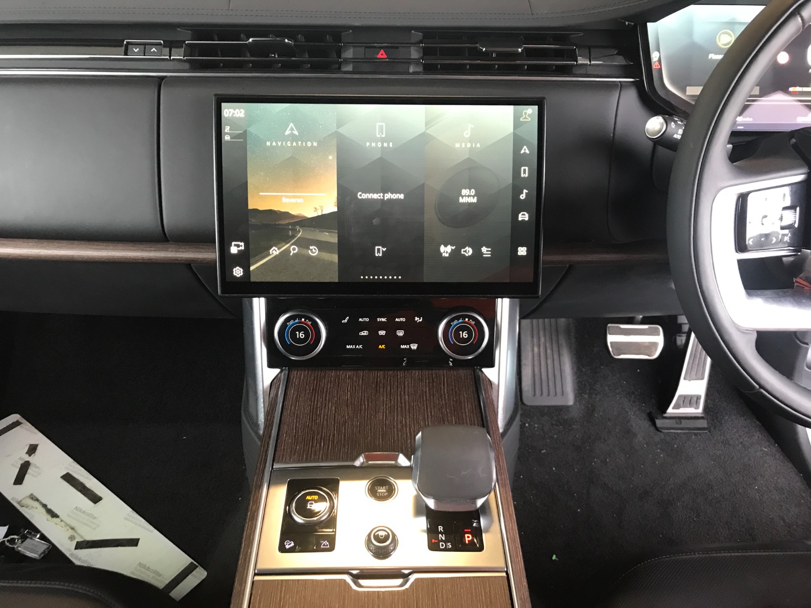 
								Range Rover full									