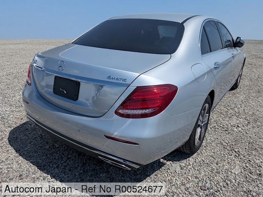 Mercedes-Benz E200