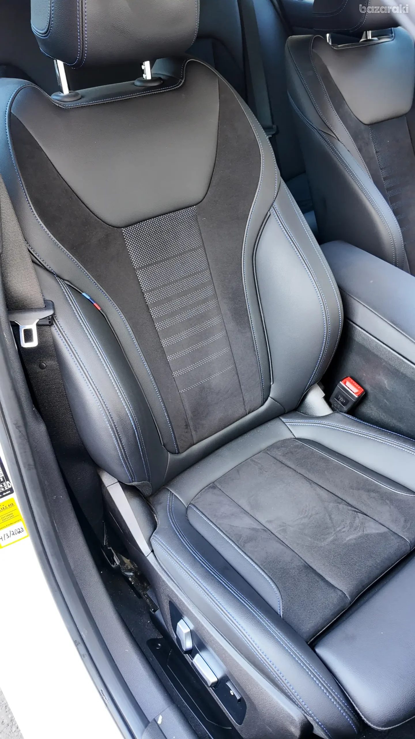 
								BMW 320i M-Sport full									