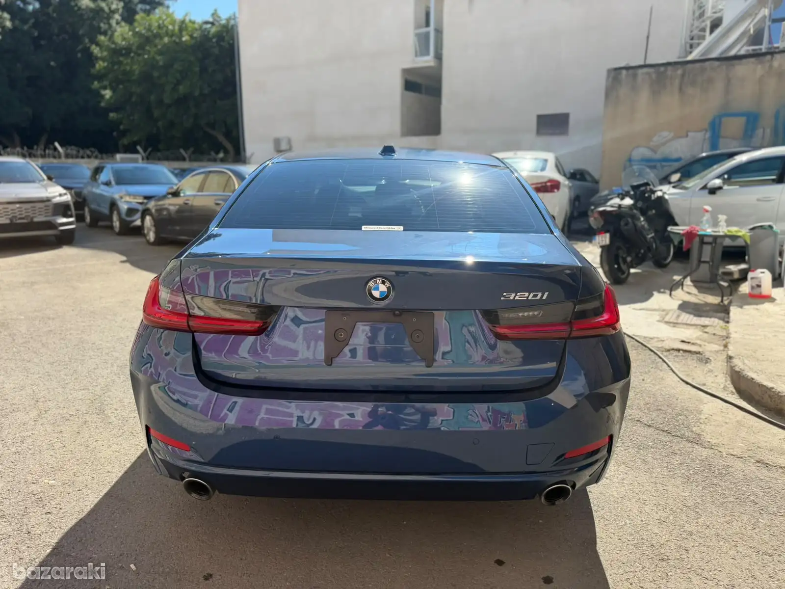 BMW 320i