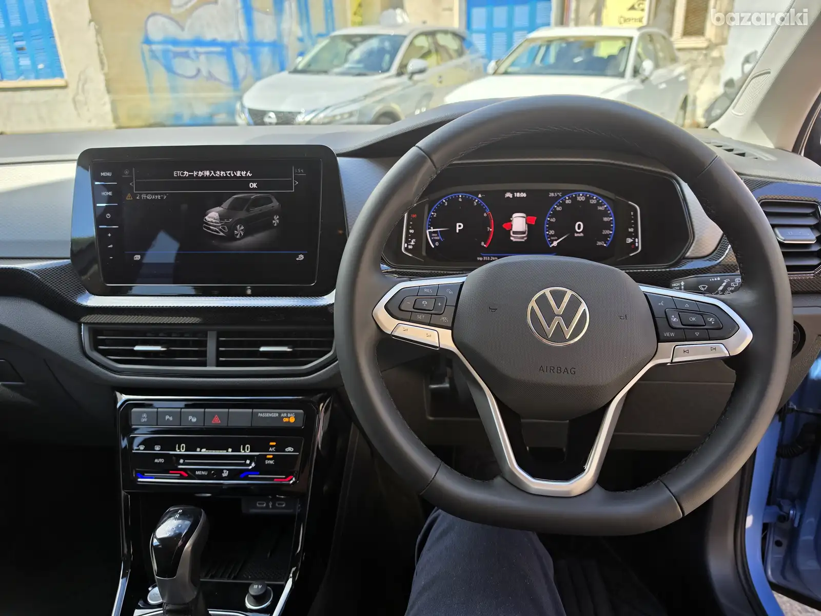 
								VOLKSWAGEN T-cross full									